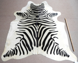 Zebra Printed Cowhide M/L (305)