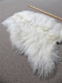 White Icelandic Sheepskin S (907)