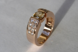 Rosé gouden ring met champagne kleurig diamant