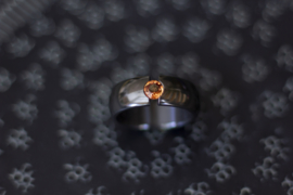 Zwarte zirkonium ring met orange saffier