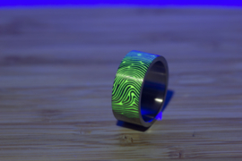 Titanium glow in the dark vingerafdruk ring