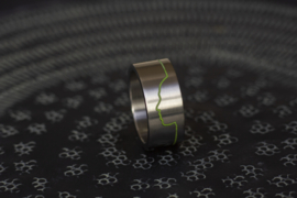 Titanium ring met glow in the dark profiel