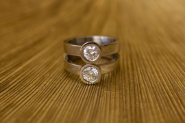 Witgouden solitair ringen met CVD diamant.