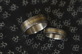 Titanium ringen met vingerafdruk en 14k geel gouden band