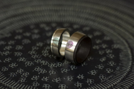 Titanium ring met blackwood houten binnenzijde en vingerafdruk <3