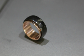 Zirkonium ring met Rosé gouden binnenzijde