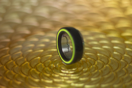 Carbon ring met glow in the dark en titanium profiel & Vingerafdruk