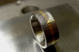 Titanium ring met gouden band