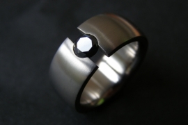 Titanium ring met zwarte diamant - open zetting