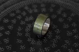 Titanium glow in the dark vingerafdruk ring