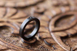 Smalle Zirkonium ring met zwarte diamant 2.1 mm