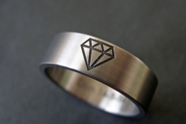Titanium ring met Diamant
