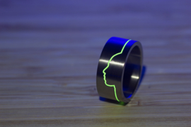 Titanium ring met glow in the dark profiel