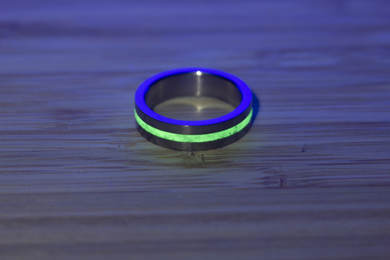 Glow in the dark ring met maansteen