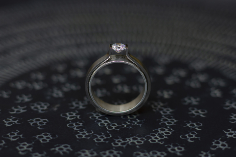 Titanium solitair ring met zirkonia