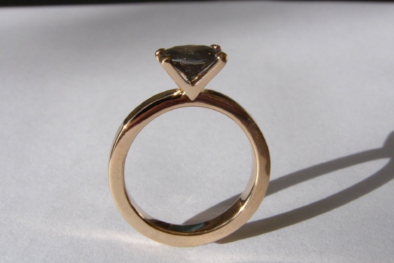 Rozé gouden ring met zwarte diamant