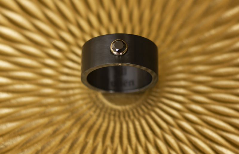 Zwarte zirkonium ring met zwarte diamant 5 mm