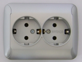 Dubbel geaard stopcontact /zilver  (compleet)