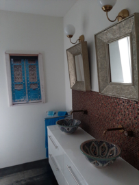 Marokkaanse waskommen in badkamer en toilet