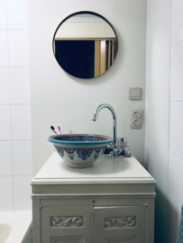 Marokkaanse wastafel in de badkamer...