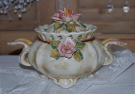 Vintage bonbonnière van het Italiaanse merk Capodimonte