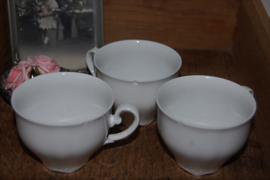 Brocante witte koffiepot met 8 kop en schotels. Bavaria porselein, Duitsland.