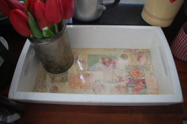 Leuke brocante mangelbak in wit, doorgeschuurd