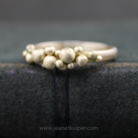 ring with many balls