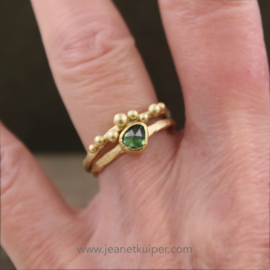 gewelfde balletjesring
