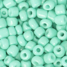 Rocailles 4mm 6/0 lucite green 68255