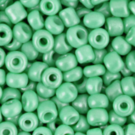 Rocailles 4mm 6/0 vivid green 68254