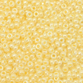 Miyuki rocailles 11/0 (2mm) ceylon lemon ice yellow 11-514D