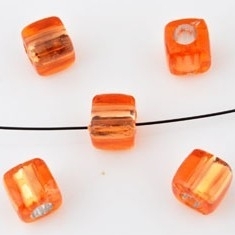 Acrylkraal 7x7mm kubus oranje d09879