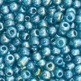 Rocailles 4mm 6/0 blue zircon transparent 50085