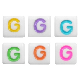 Letterkraal "G" acryl vierkant 6x6mm multicolor-wit