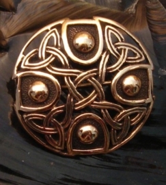 BR01 - Keltische noppenbroche van brons