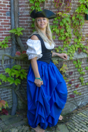 BL05 - Piratenblouse met kort lijfje en broderie mouwen