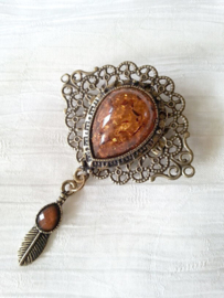 BR10 - Victoriaanse broche met acryl amber