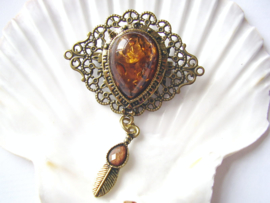 BR10 - Victoriaanse broche met acryl amber