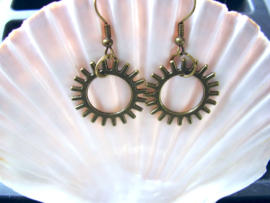 OB27 - Steampunk oorhangers met radertjes