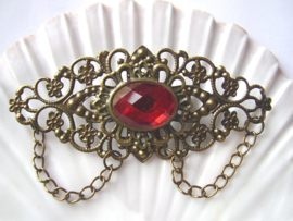 BR16 - Victoriaanse broche met rode facetsteen