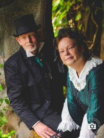DJ08 - Tweedelige Dickens jurk met wijde mouwen