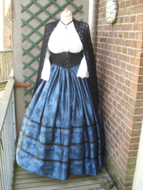 DR03 - Victoriaanse rok met plooien en lint