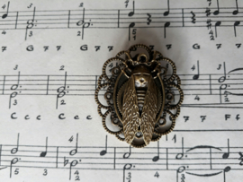 BR28 - Steampunk broche met vlinder