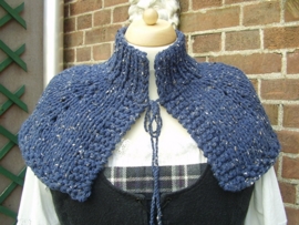 CA02 - Capelet / Schoudercape - donkerblauwe tweed