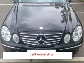 Mercedes W211 E Klasse AMG Look Grill Zwart/Chroom Bj 2002-06/2006