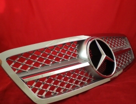 Mercedes W203 C Klasse AMG Look Grill  Zilver/chroom  BJ 2000-2008