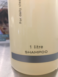 Cyberhair en Vital hair shampoo, Revitalising wash, ook voor Echt haar haarwerken - 1 Liter.