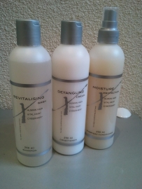 Cyberhair shampoo, Cyberhair creme, Cyberhair conditioner, Cyberhair balsem, revitalising wash,  moisture protection, detangling cream, cyber haar, vital haa , echt haar .