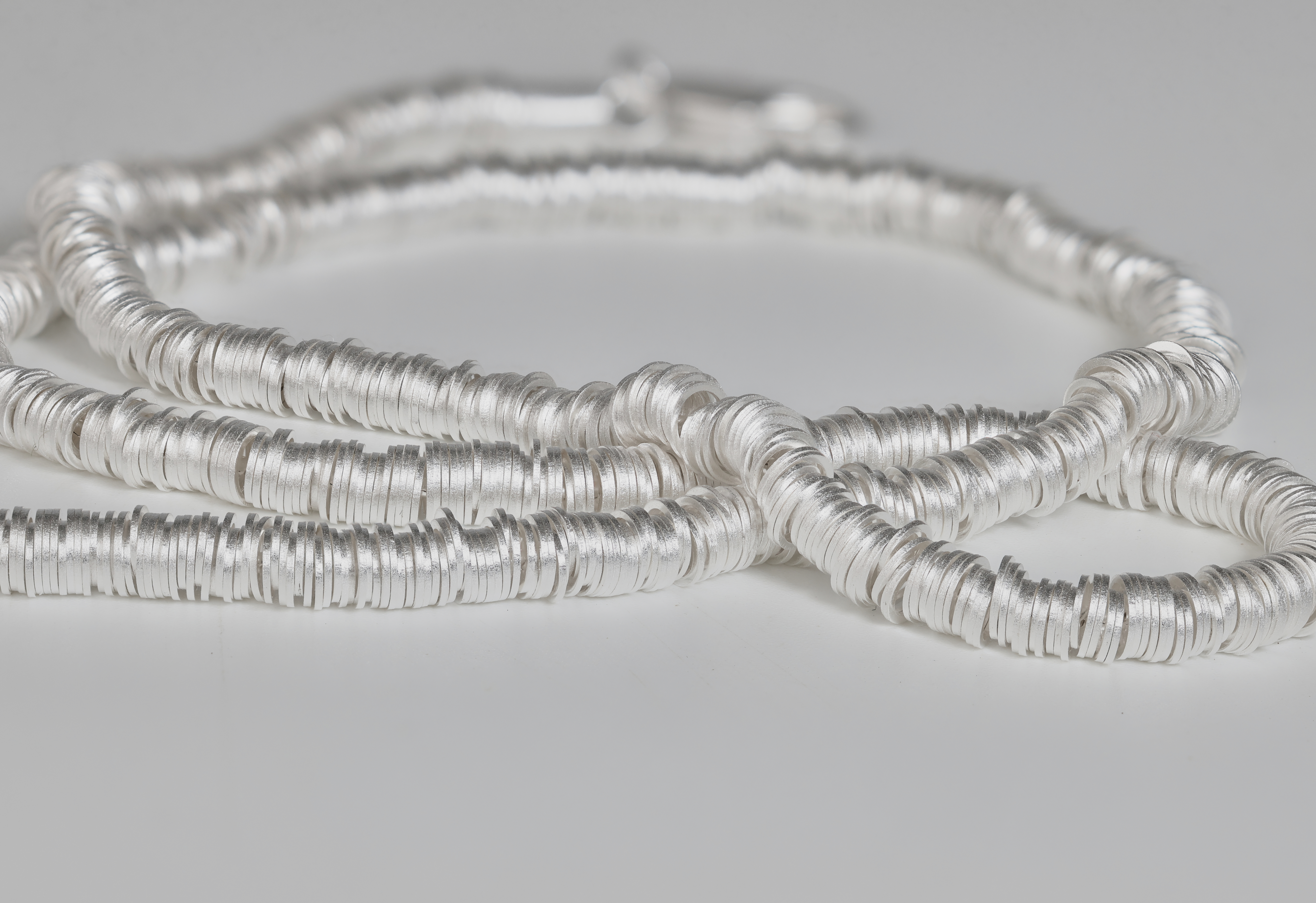 Tezer zilveren collier met ronde plaatjes